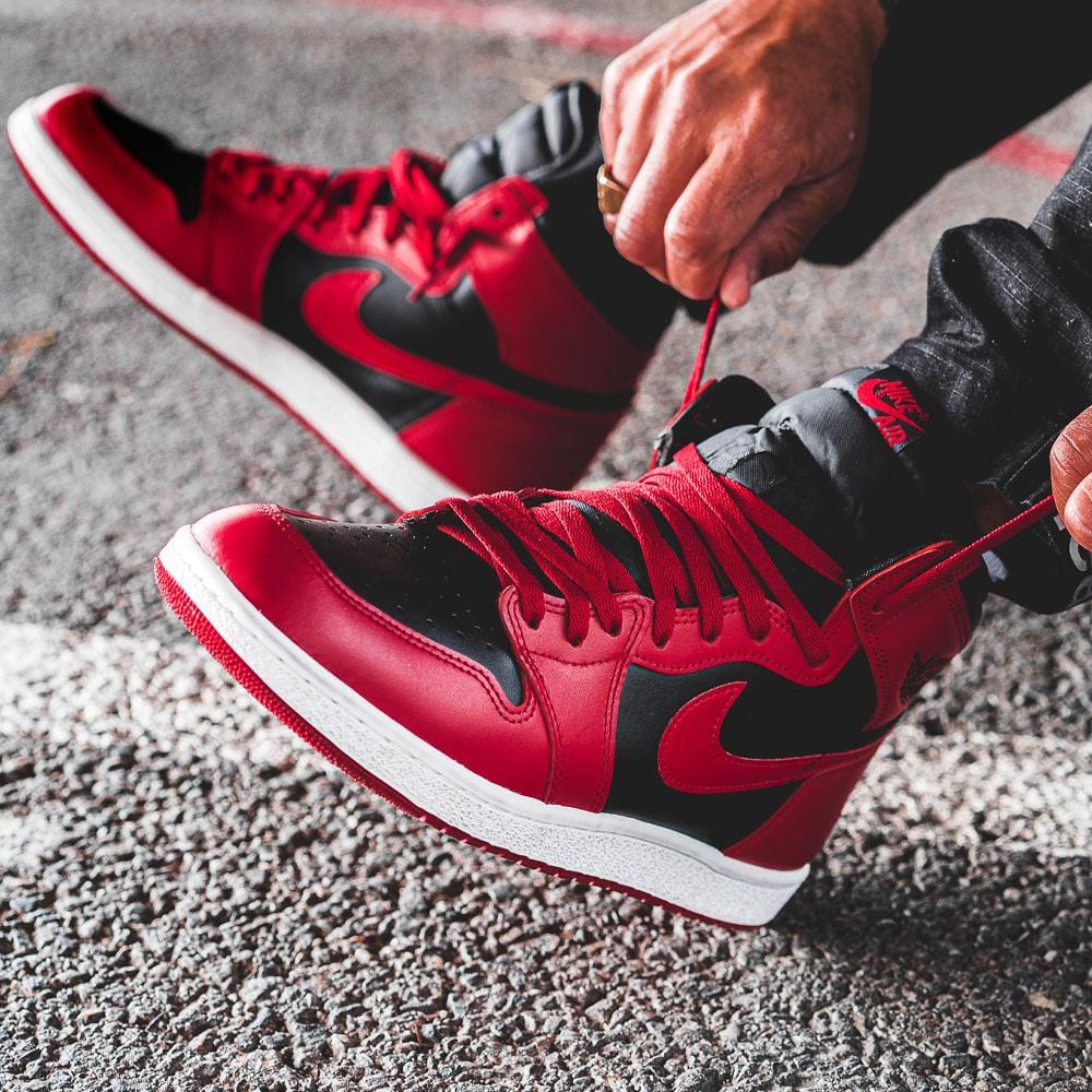 Air Jordan 1 Retro High 85 Varsity Red