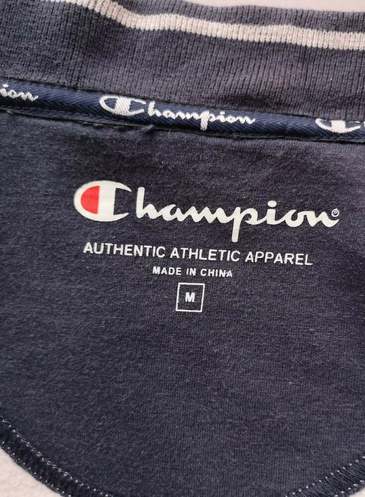 Champion Zip Up Sweatshirt = Size large