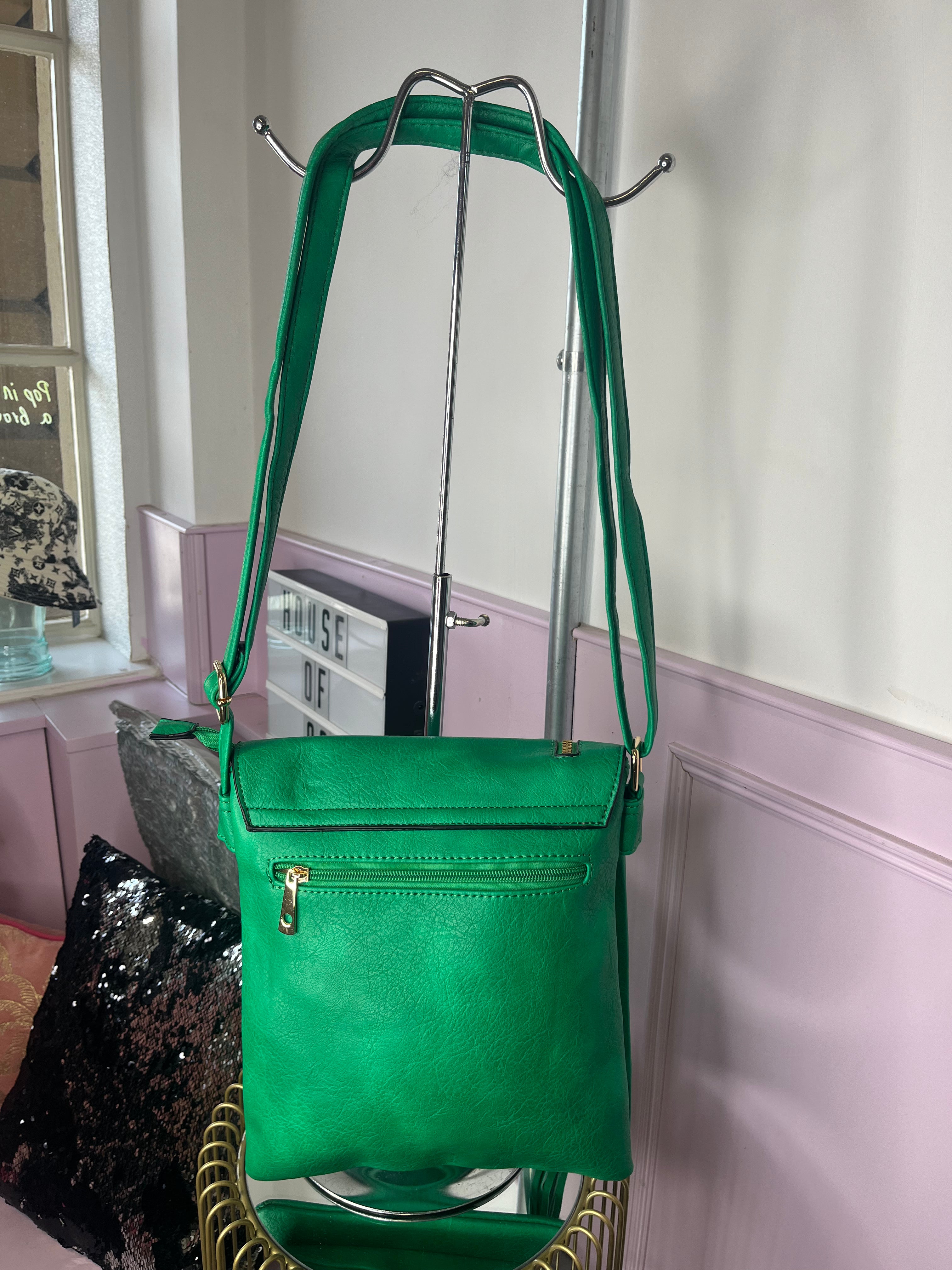 Crossbody Flap Over Bag > Green