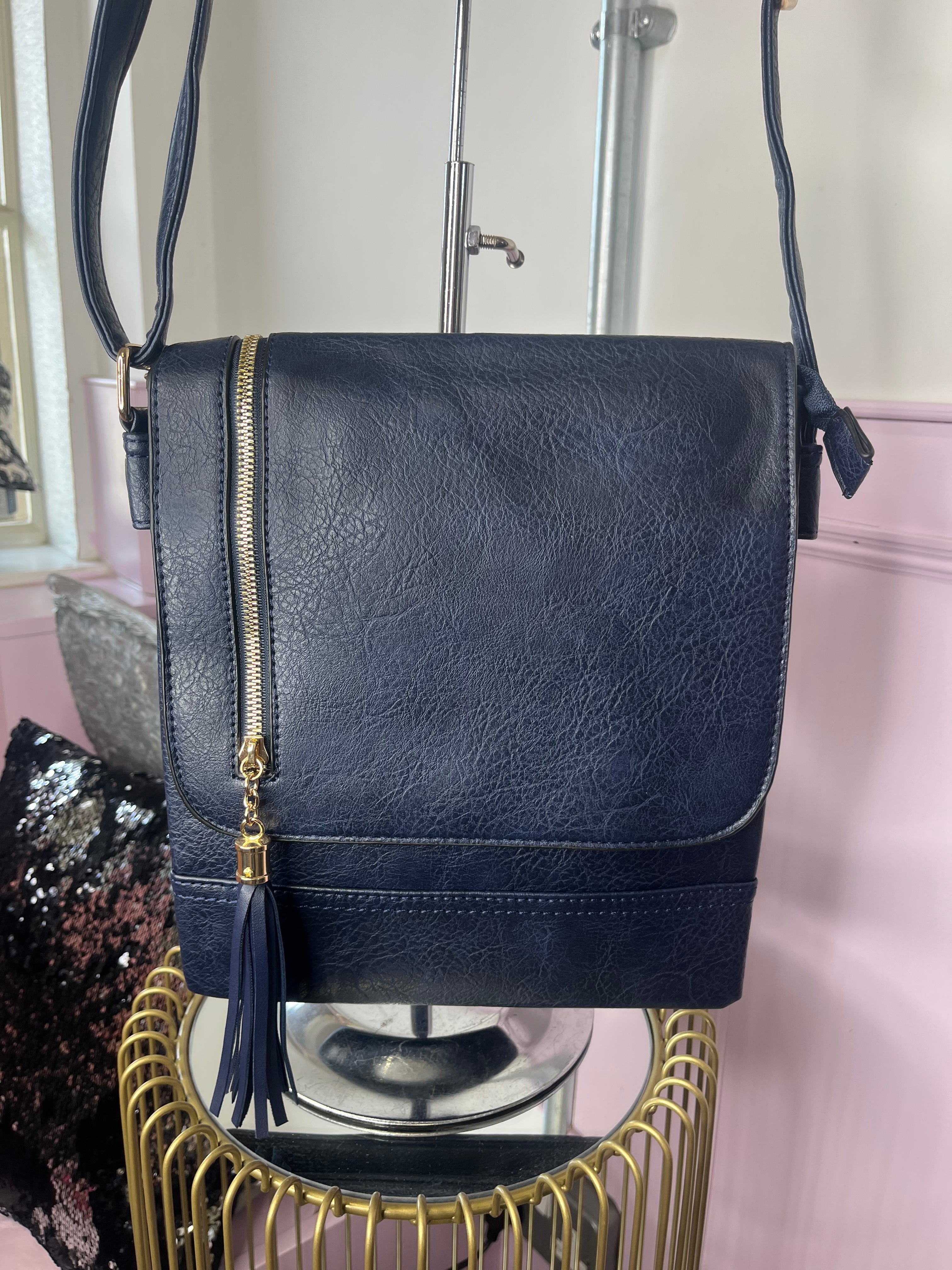 CrossBody Flap Over Bag > Navy