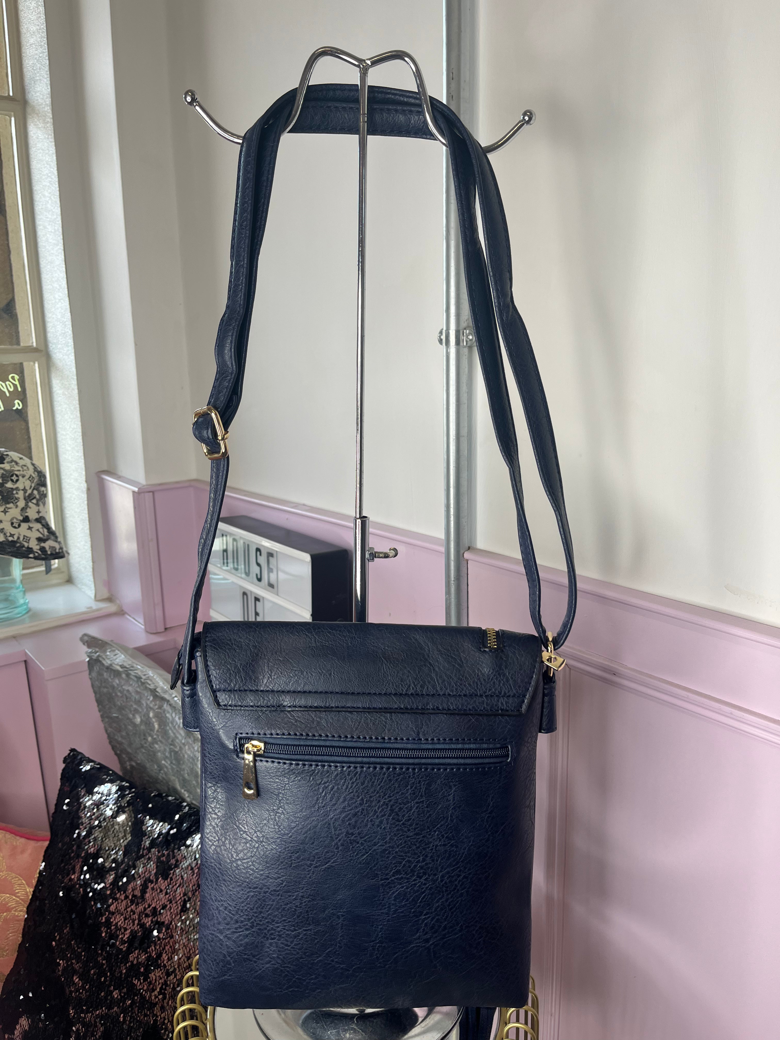 CrossBody Flap Over Bag > Navy