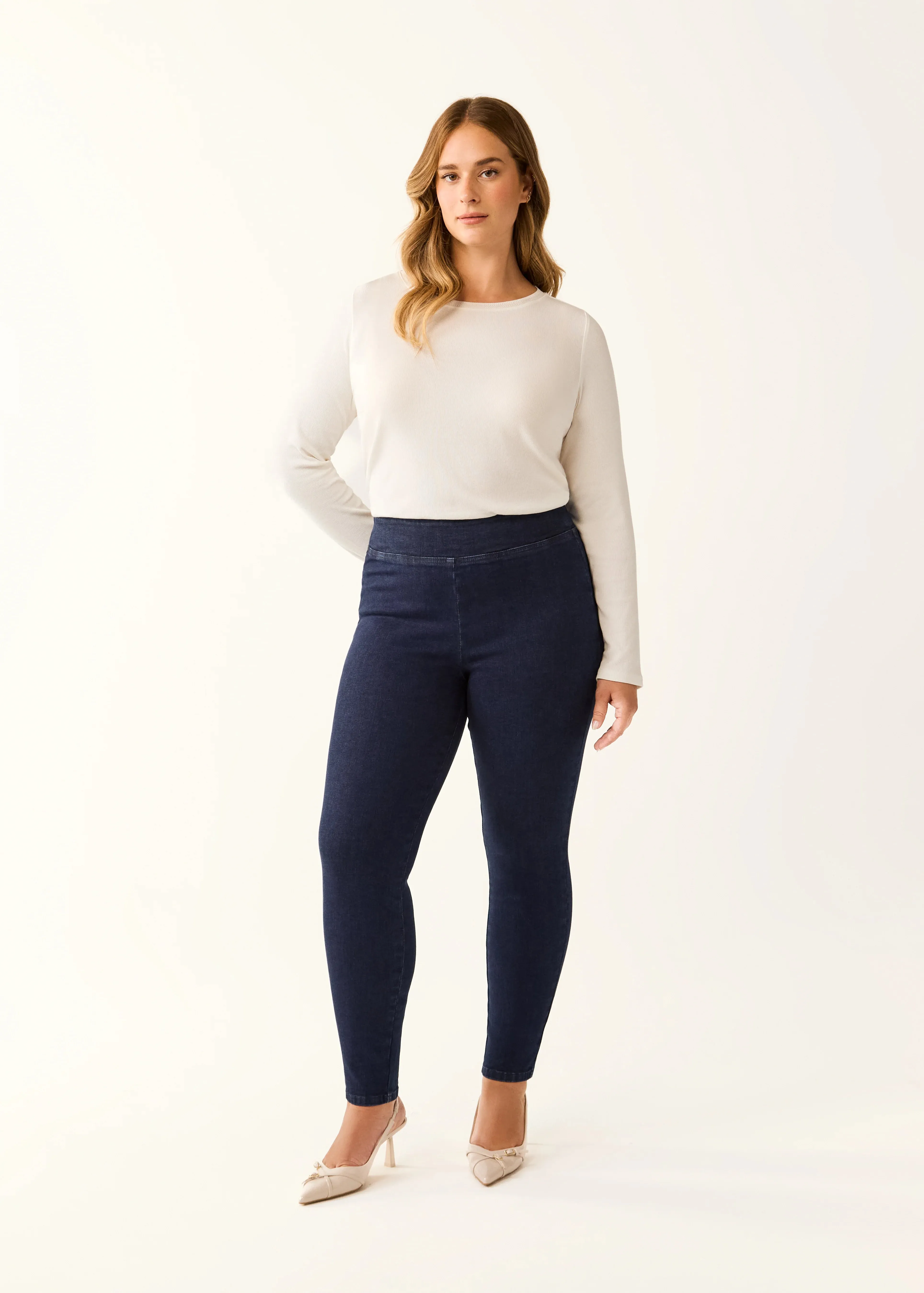 FDJ 2107862 Pull on Beyond Denim Legging