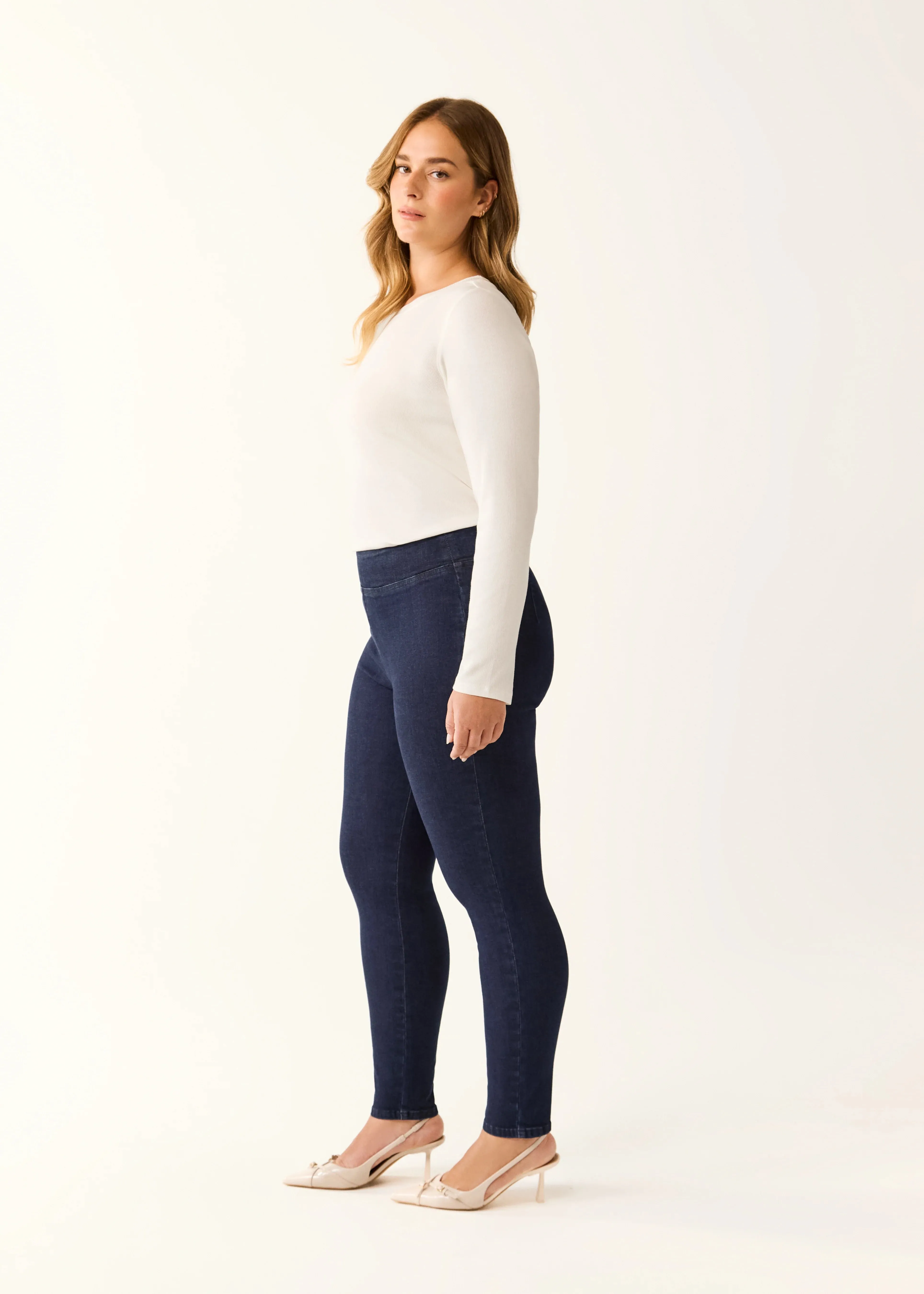 FDJ 2107862 Pull on Beyond Denim Legging