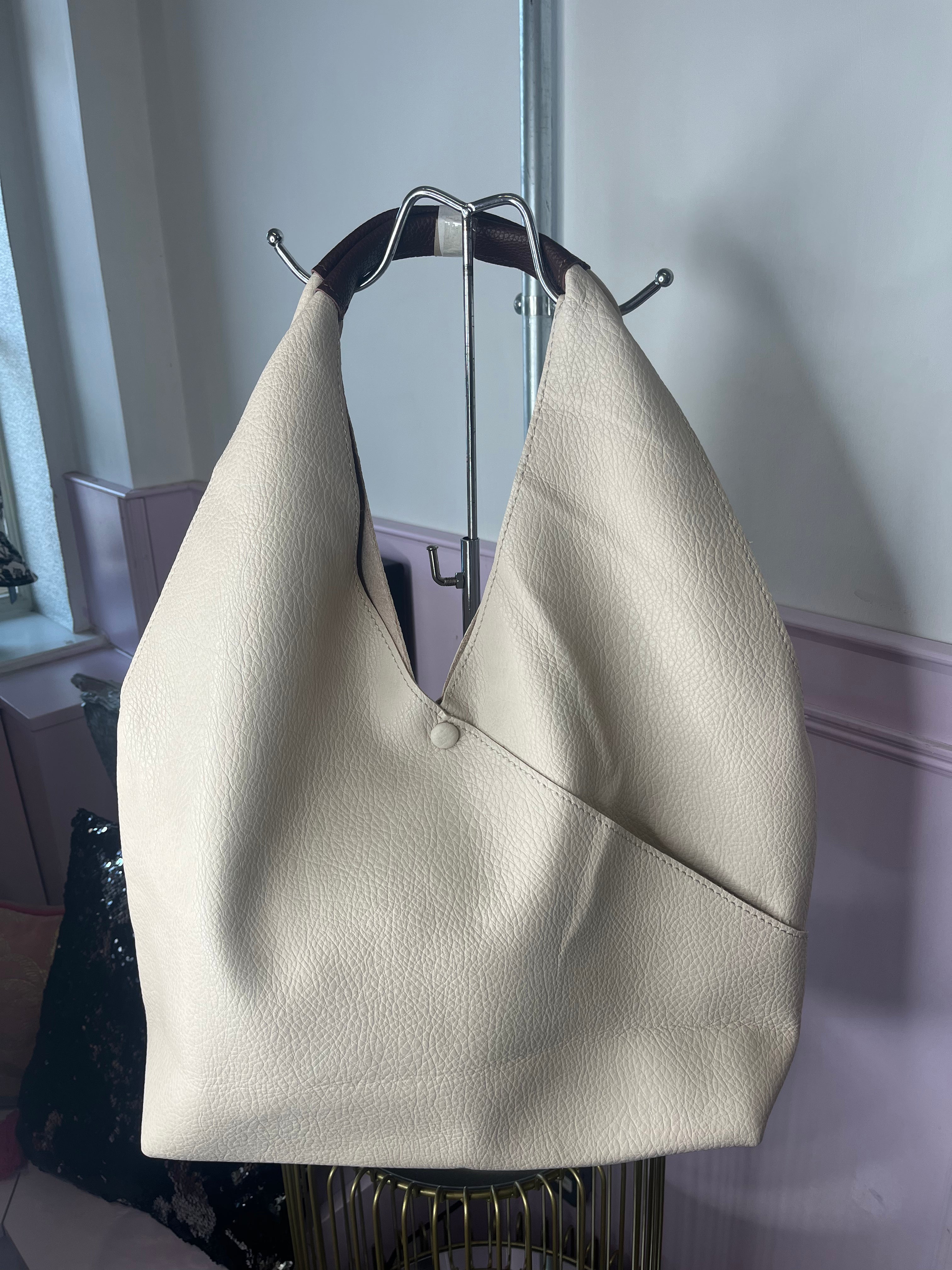 Slouchy Bag in a Bag > Cream