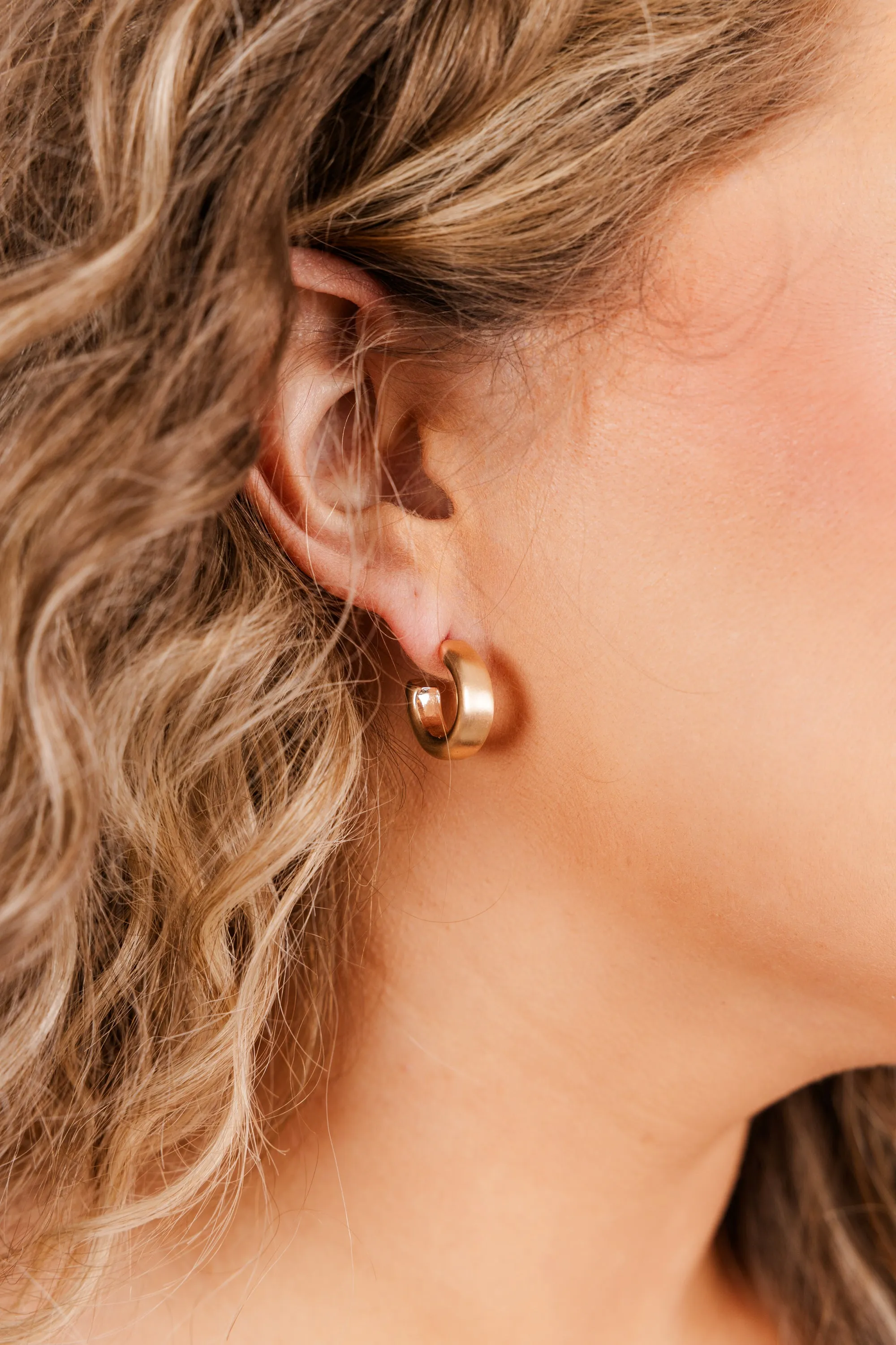 Speaking Facts Earrings, Gold