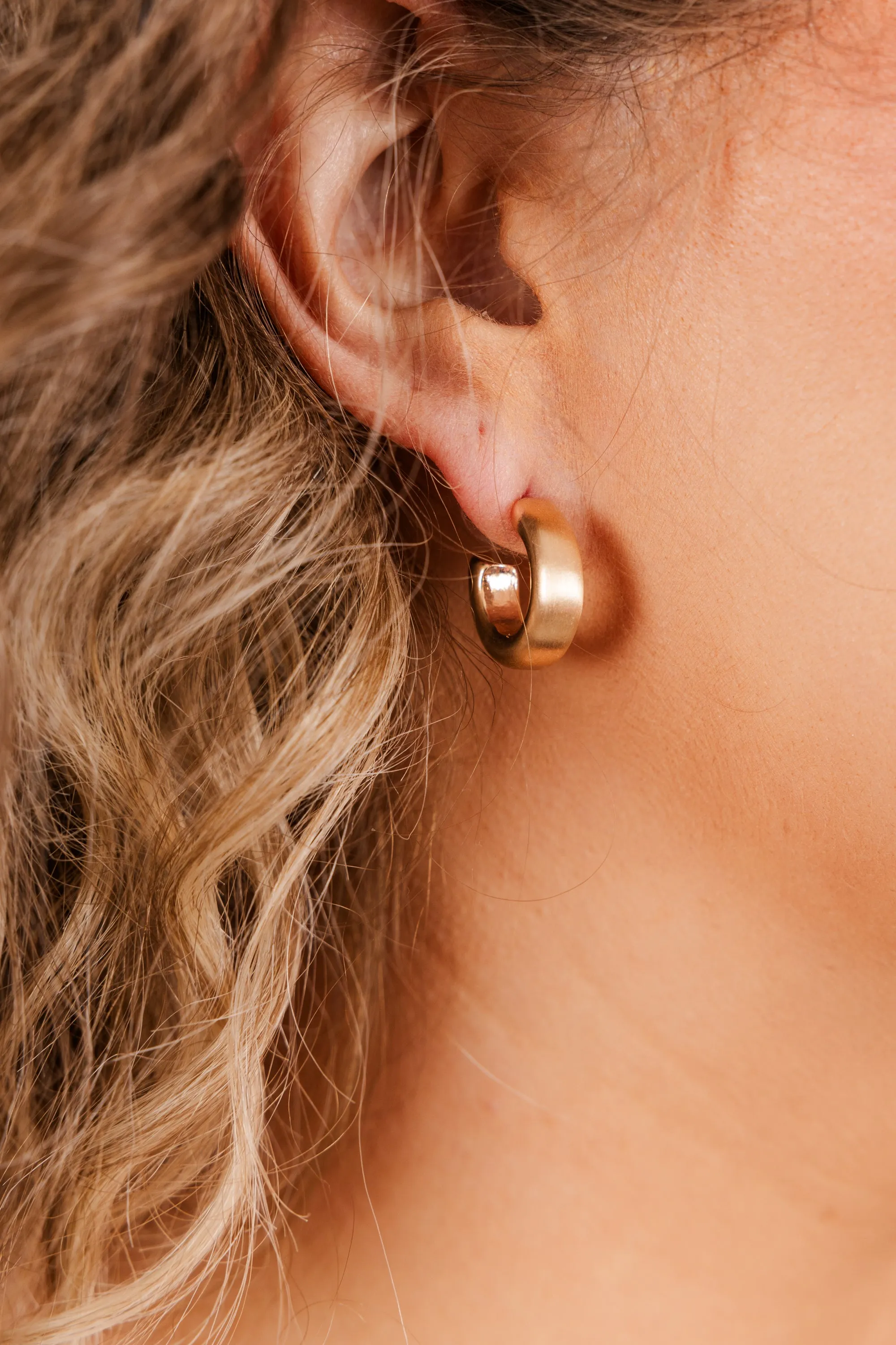 Speaking Facts Earrings, Gold