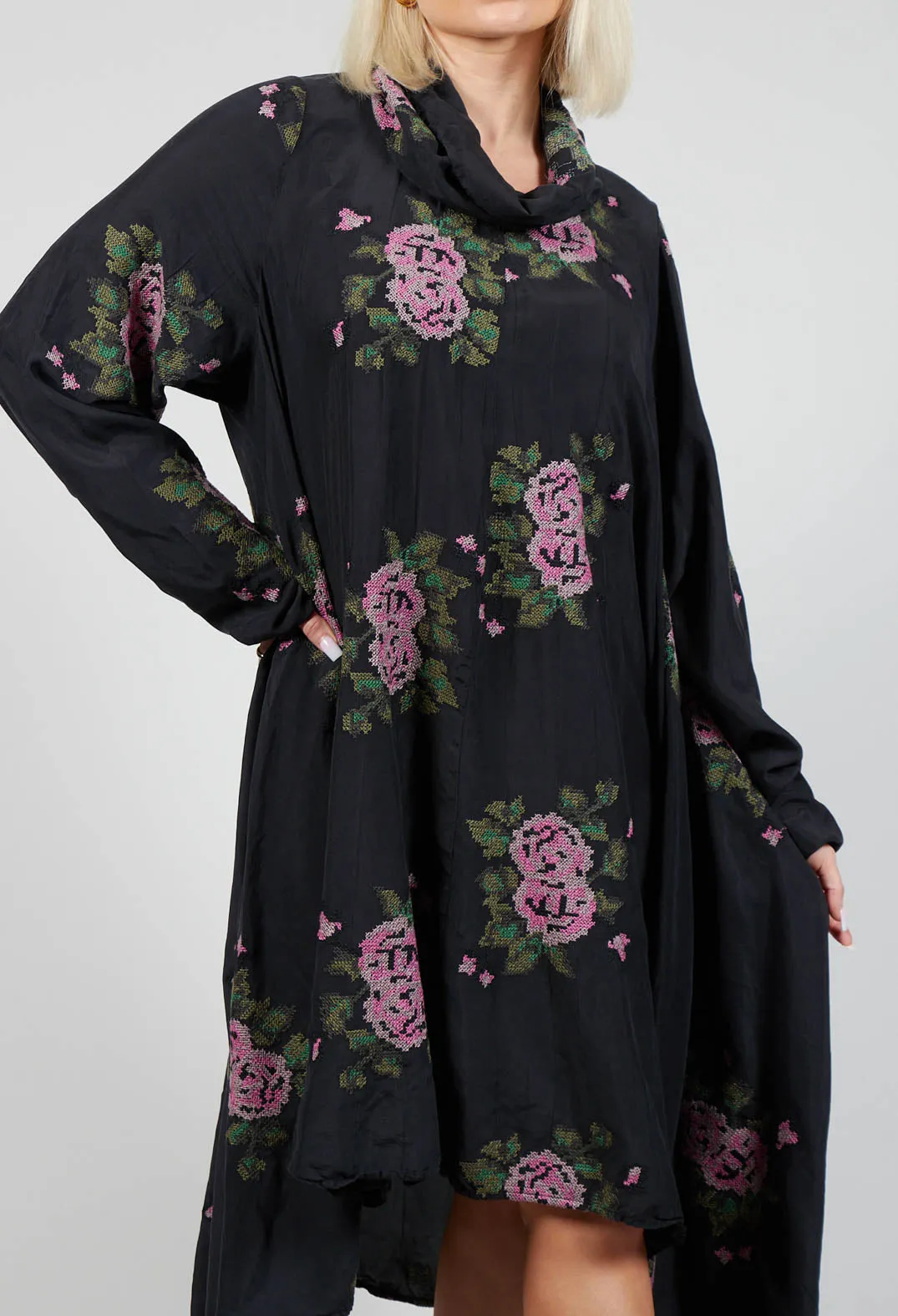 Wirtschaden Dress in Kaviar Black