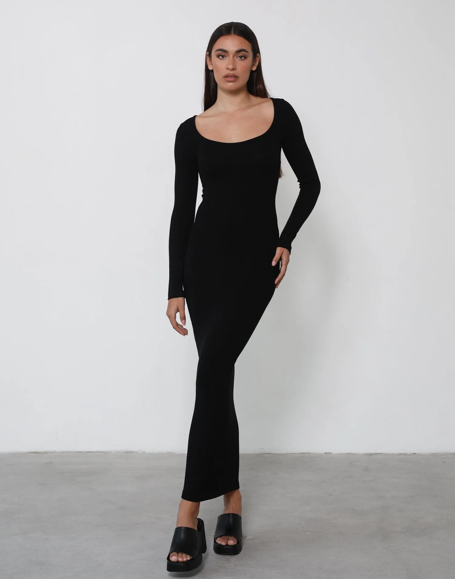 Zamira Long Sleeve Maxi Dress (Black)